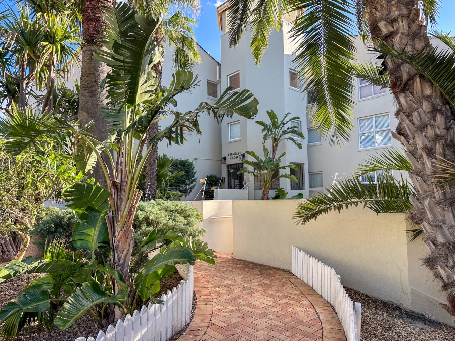 To Let 1 Bedroom Property for Rent in Sea Point Western Cape